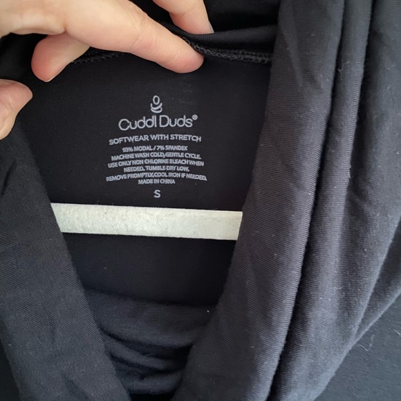 CUDDL DUDS LADIES SOFTWEAR W. STRETCH COWL NECK BLACK KNIT TOP-SIZE M-HI/LOW HEM - Picture 2 of 3